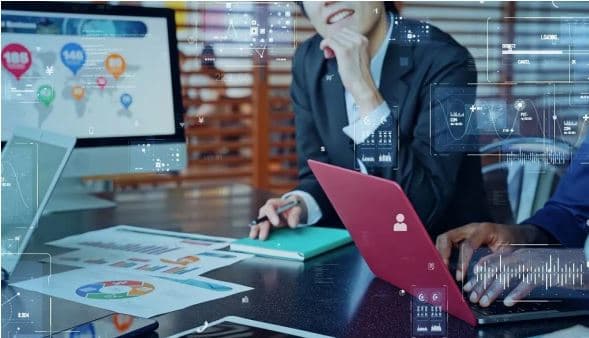 La Inteligencia Artificial en el Desarrollo de Software: Innovación y Optimización para el Futuro Empresarial